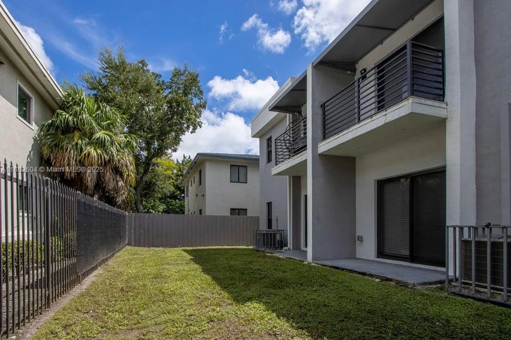 2061 Washington Ave #4 Opa-Locka, FL 33054