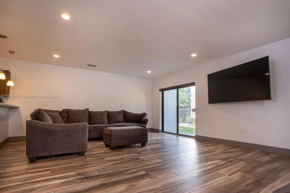 2061 Washington Ave #4 Opa-Locka, FL 33054