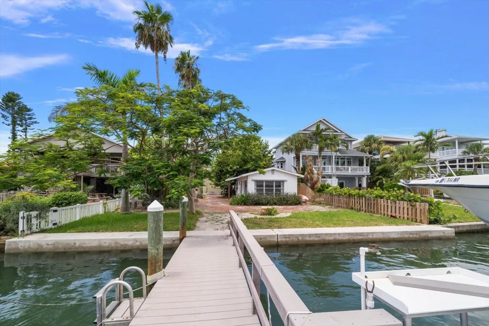 8405 BAYSHORE DRIVE Treasure Island, FL 33706