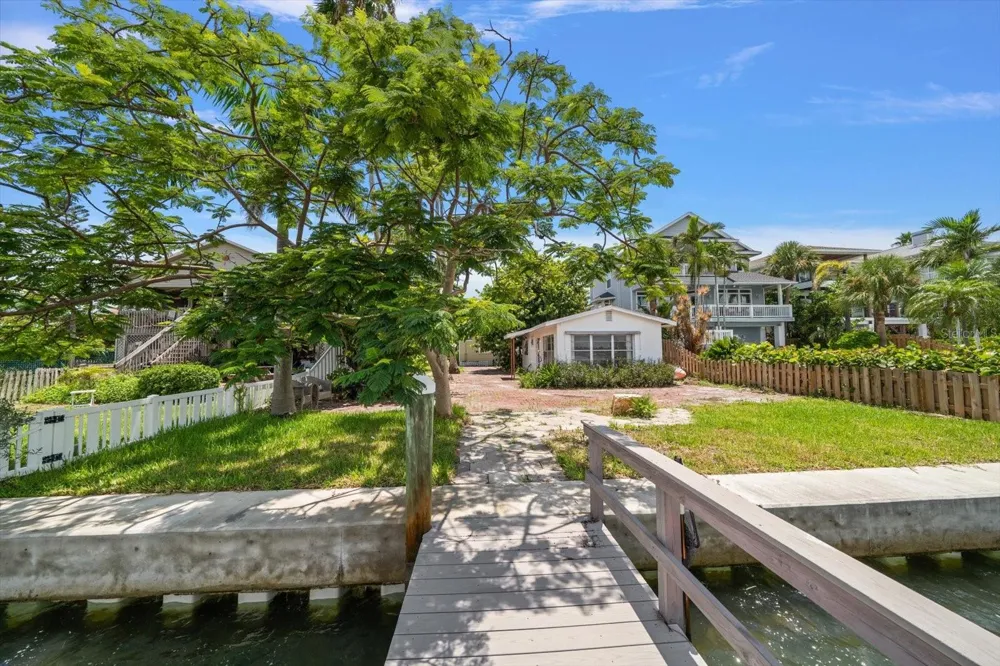 8405 BAYSHORE DRIVE Treasure Island, FL 33706
