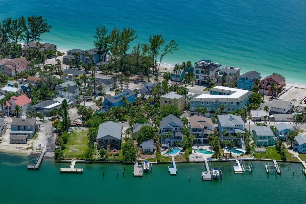 8405 BAYSHORE DRIVE Treasure Island, FL 33706