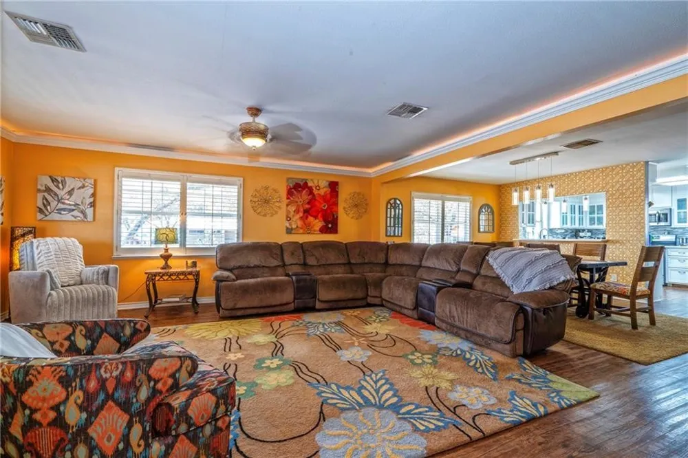 408 Grace Orange Grove, TX 78372