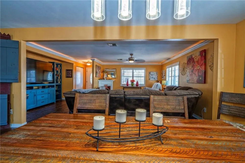 408 Grace Orange Grove, TX 78372