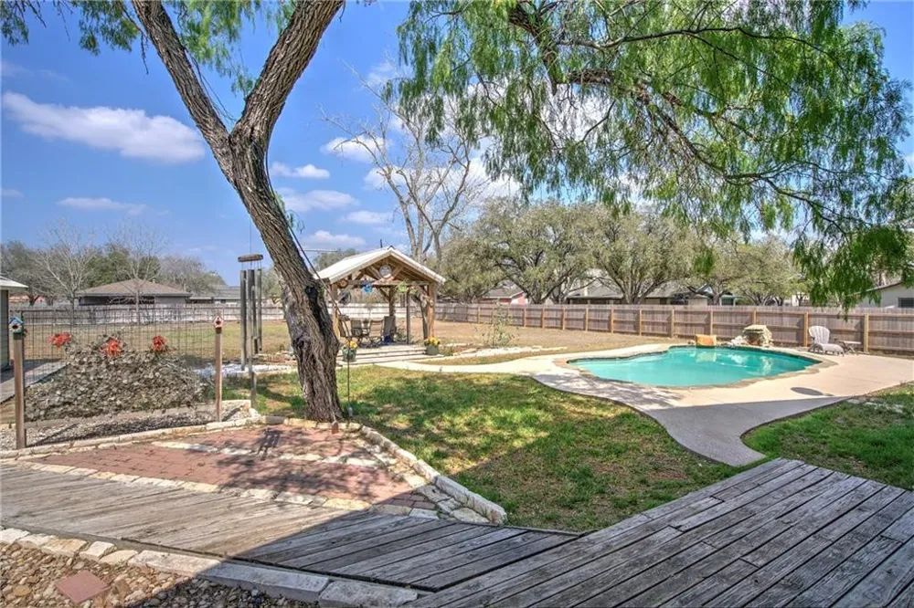 408 Grace Orange Grove, TX 78372