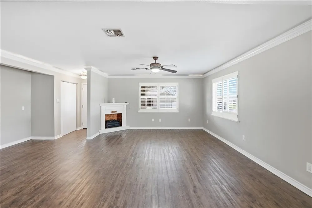 408 Grace Orange Grove, TX 78372