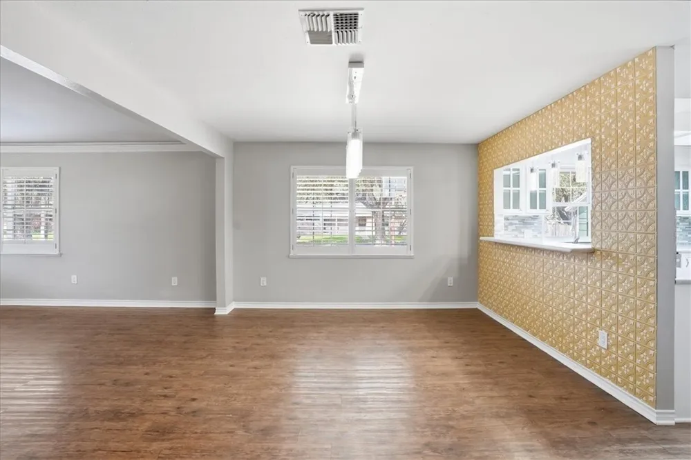 408 Grace Orange Grove, TX 78372