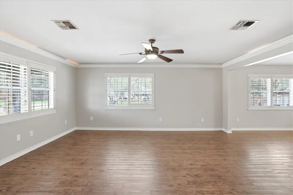 408 Grace Orange Grove, TX 78372