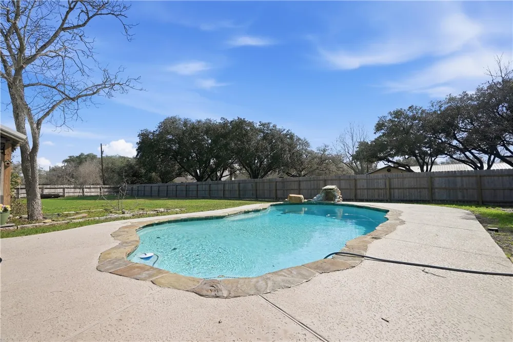 408 Grace Orange Grove, TX 78372