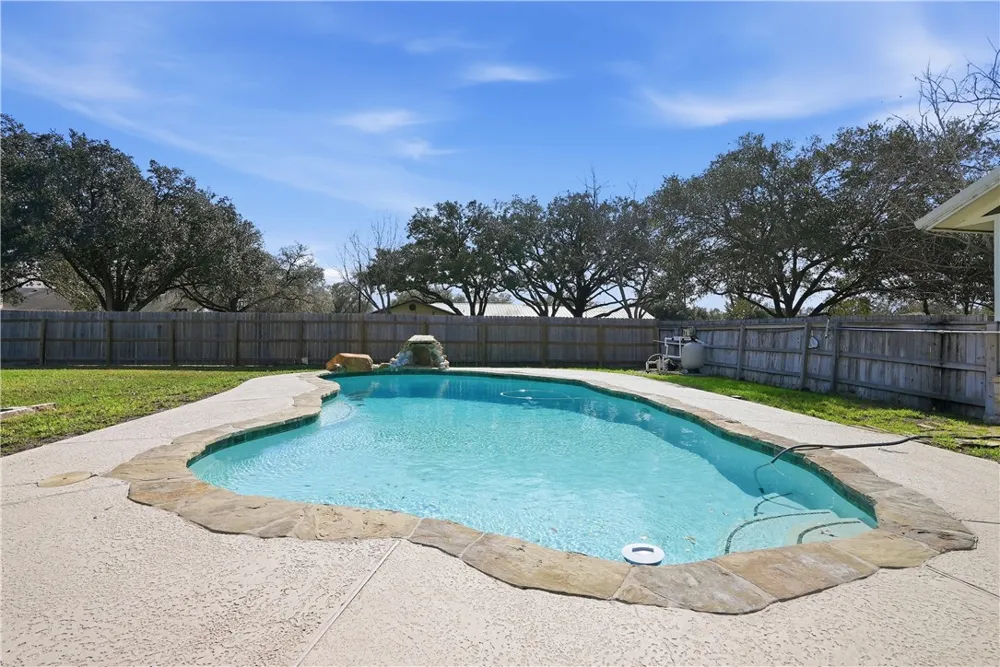 408 Grace Orange Grove, TX 78372