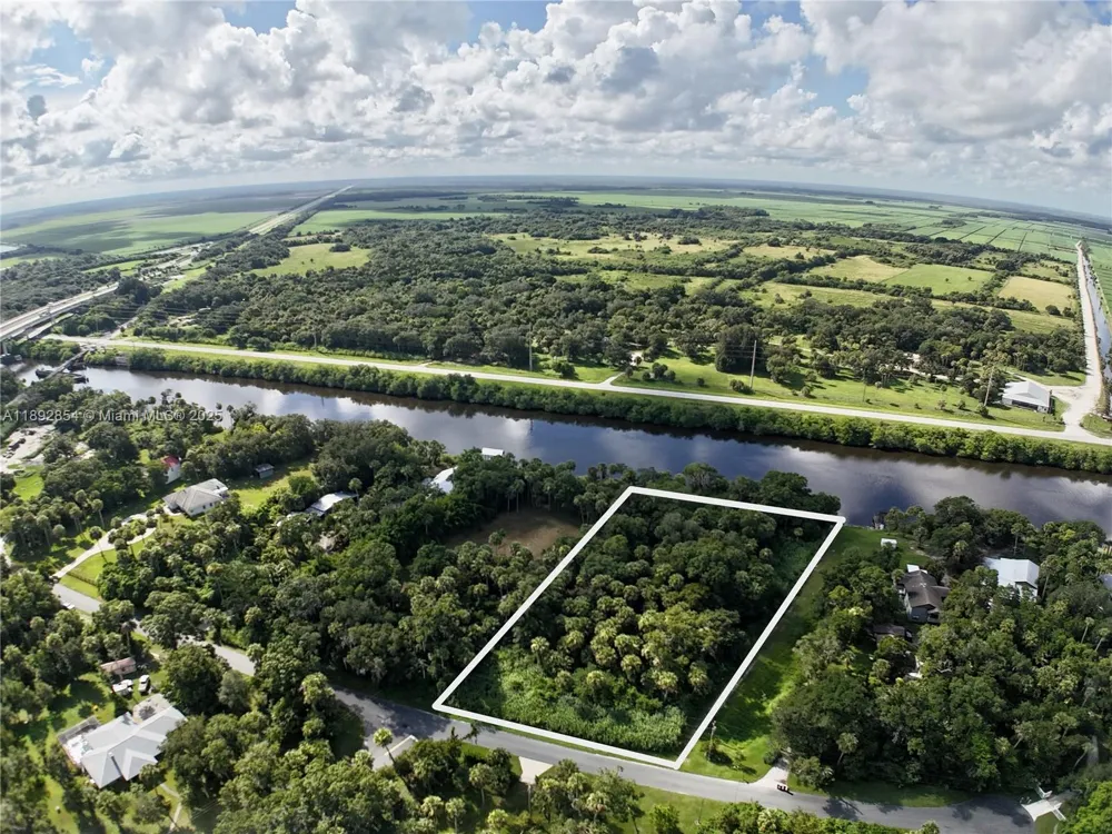 15306 SW Palm Oak Ave Indian Town, FL 34956