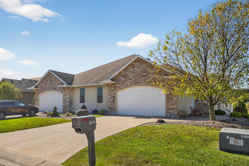 727 Hidden Meadow Lane Lake City, MN 55041