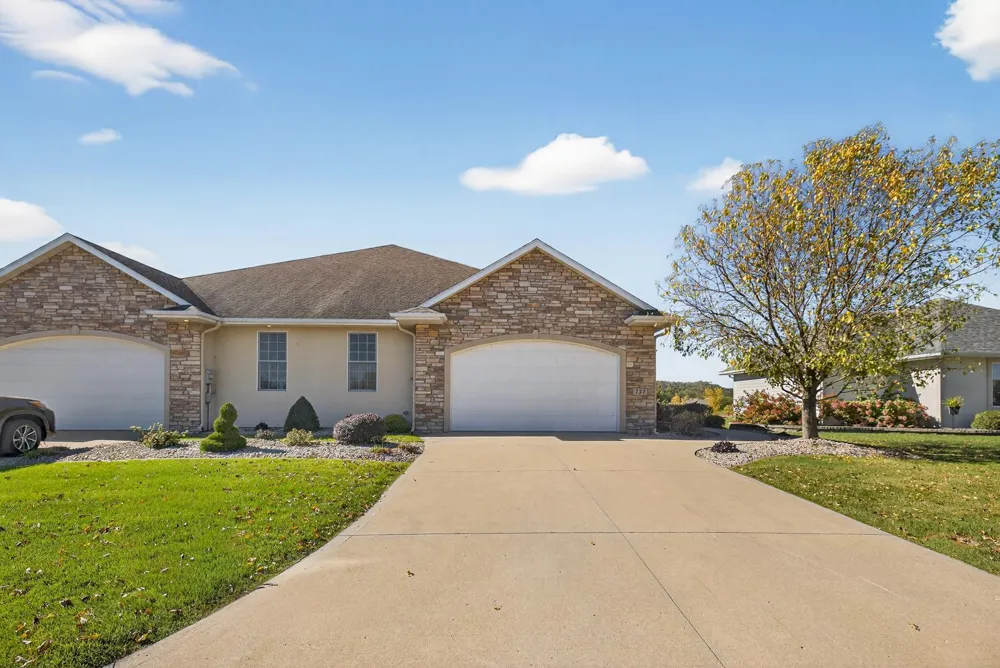 727 Hidden Meadow Lane Lake City, MN 55041