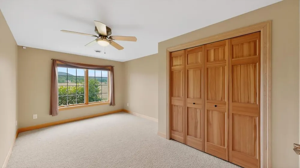 727 Hidden Meadow Lane Lake City, MN 55041