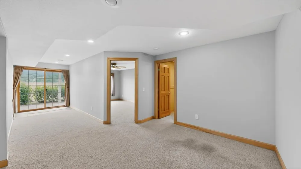 727 Hidden Meadow Lane Lake City, MN 55041