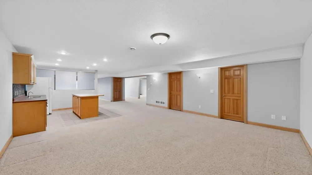 727 Hidden Meadow Lane Lake City, MN 55041