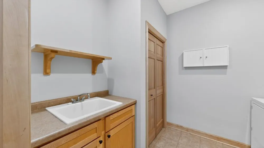 727 Hidden Meadow Lane Lake City, MN 55041