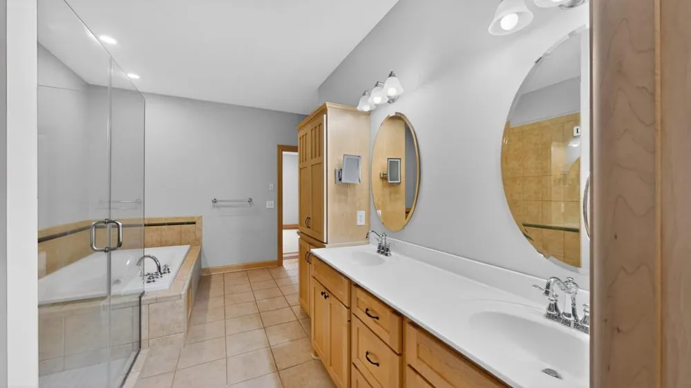 727 Hidden Meadow Lane Lake City, MN 55041