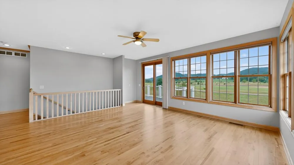 727 Hidden Meadow Lane Lake City, MN 55041