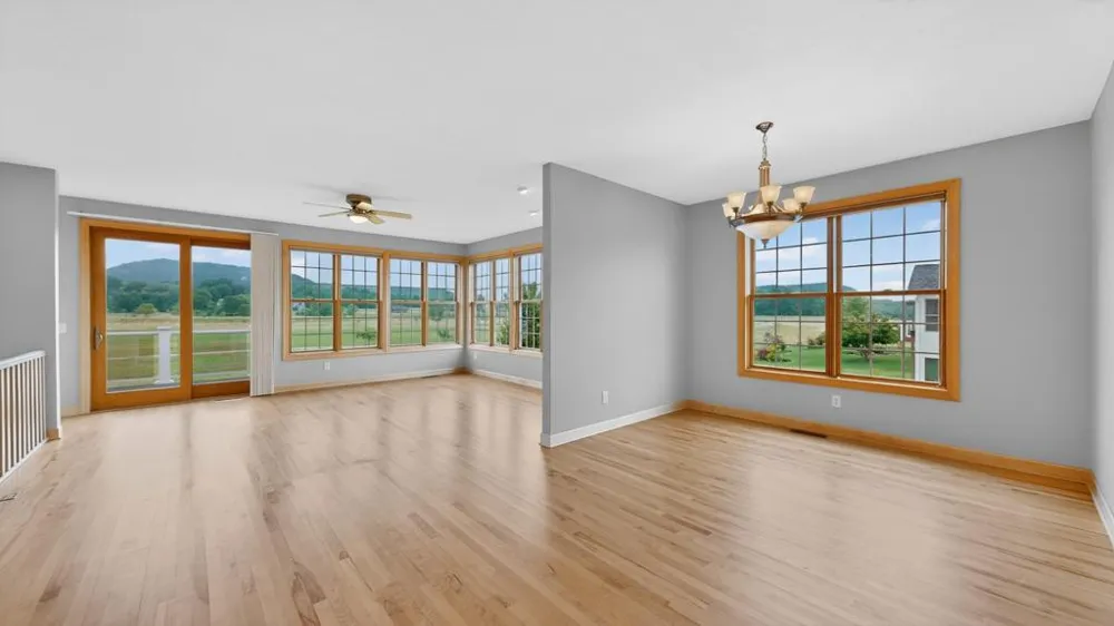 727 Hidden Meadow Lane Lake City, MN 55041