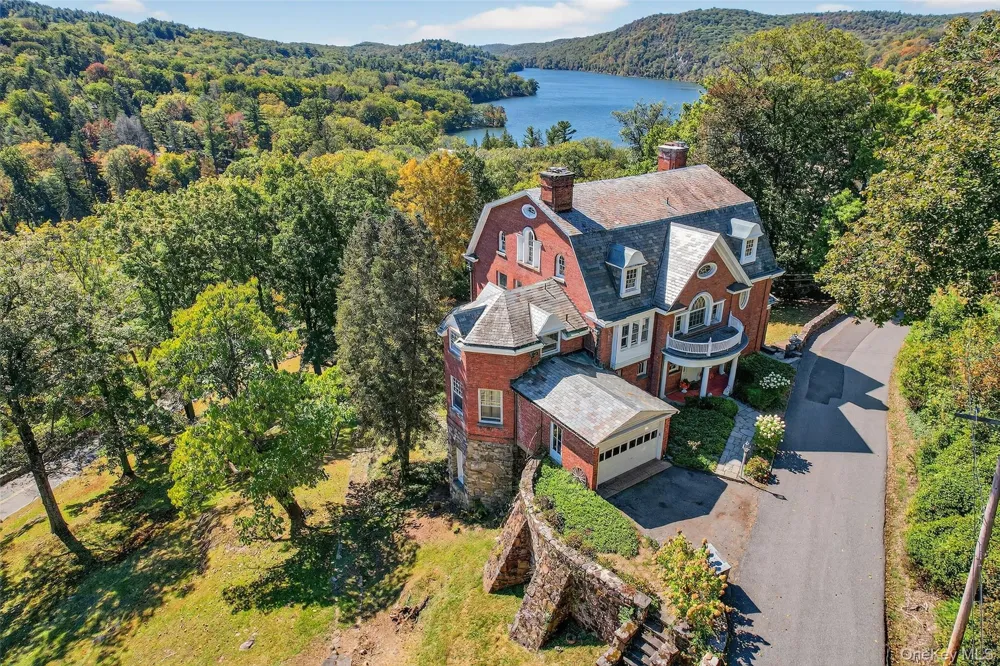 74 Tower Hill Loop E Tuxedo Park, NY 10987