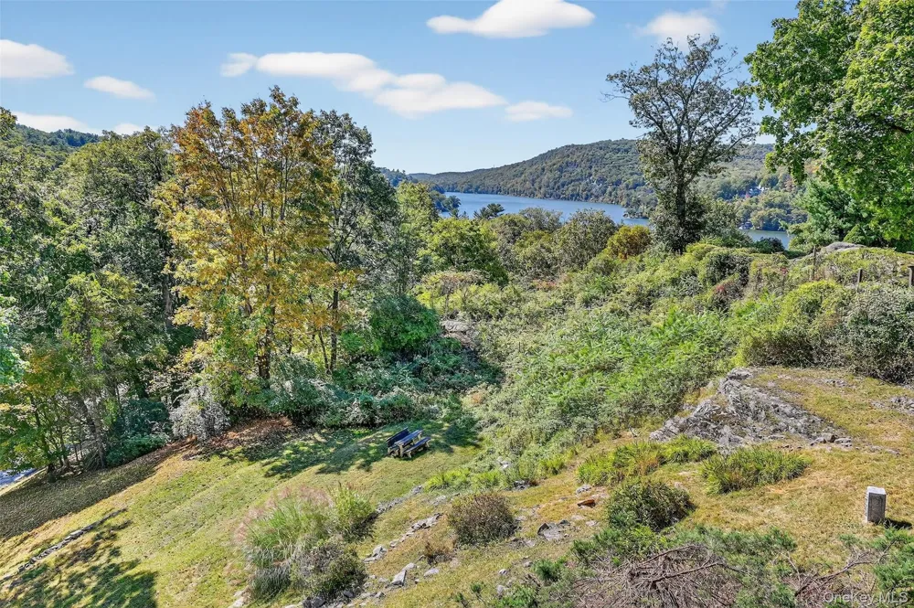 74 Tower Hill Loop E Tuxedo Park, NY 10987