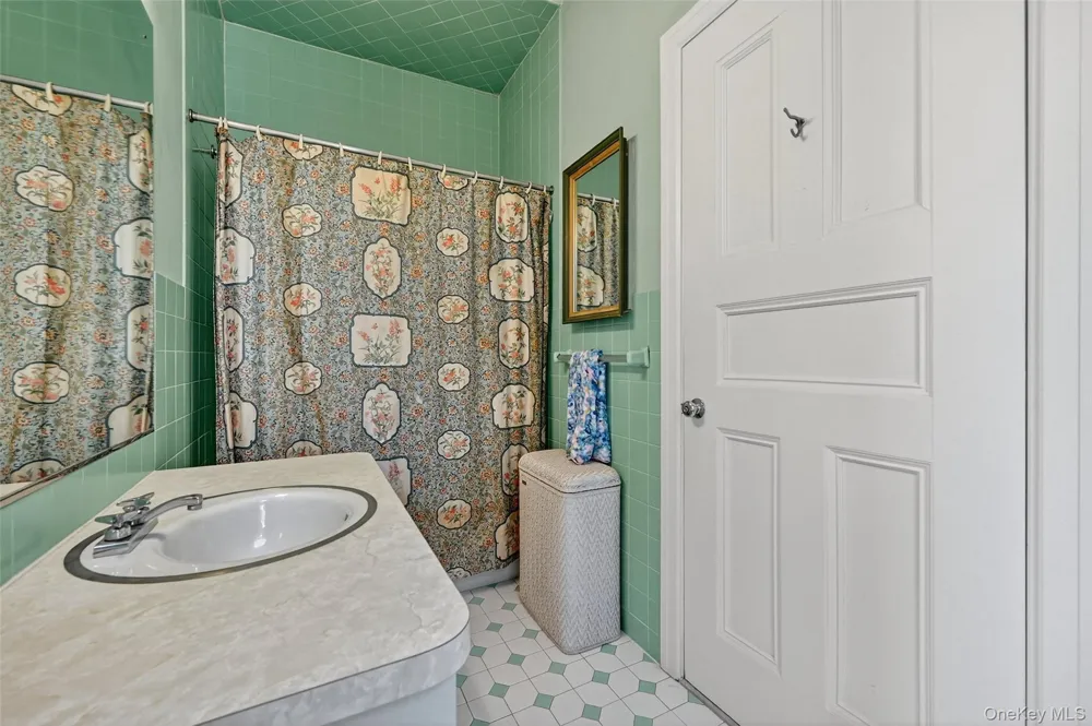 74 Tower Hill Loop E Tuxedo Park, NY 10987