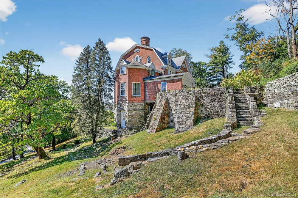 74 Tower Hill Loop E Tuxedo Park, NY 10987
