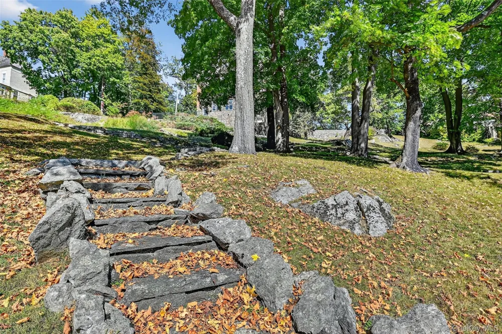 74 Tower Hill Loop E Tuxedo Park, NY 10987
