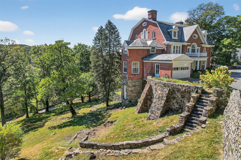 74 Tower Hill Loop E Tuxedo Park, NY 10987
