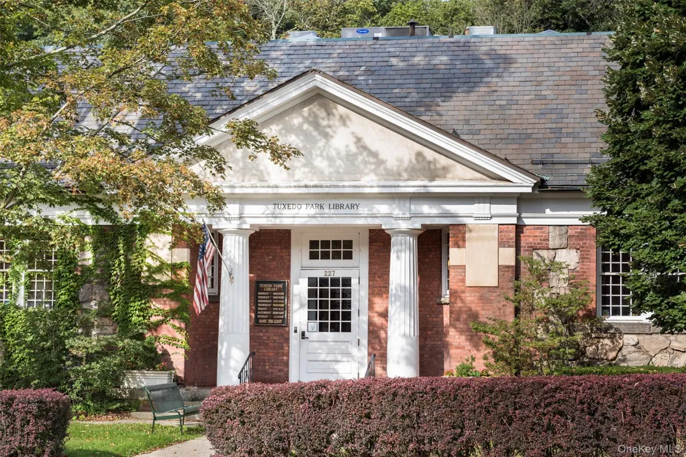 74 Tower Hill Loop E Tuxedo Park, NY 10987