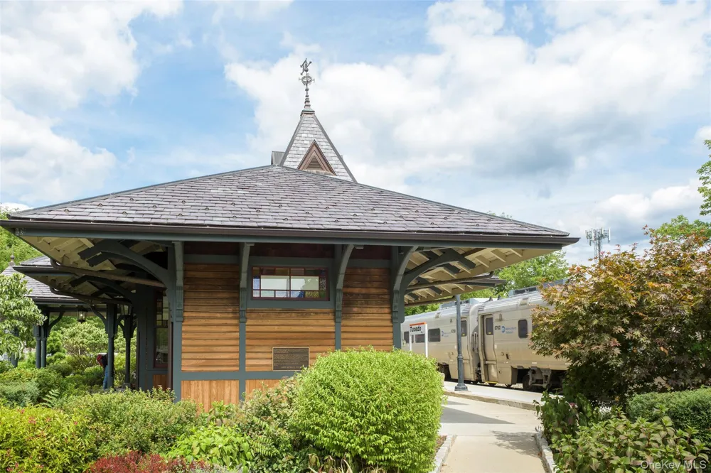 74 Tower Hill Loop E Tuxedo Park, NY 10987