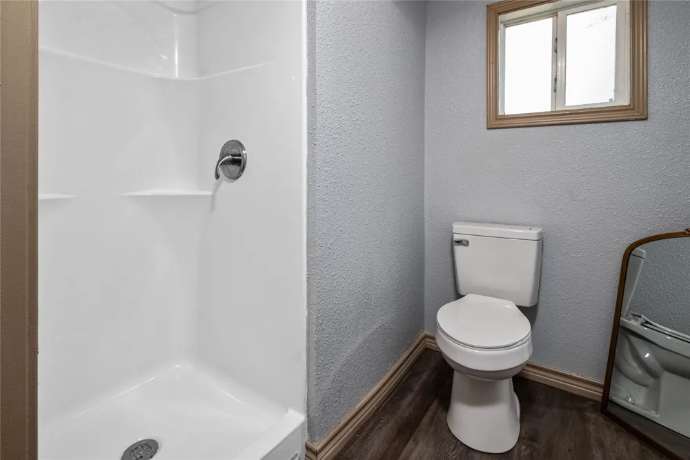 405 Walker Street Eustace, TX 75124
