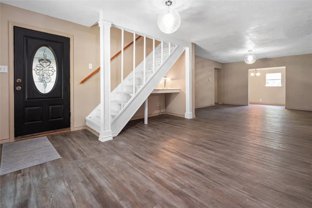 405 Walker Street Eustace, TX 75124