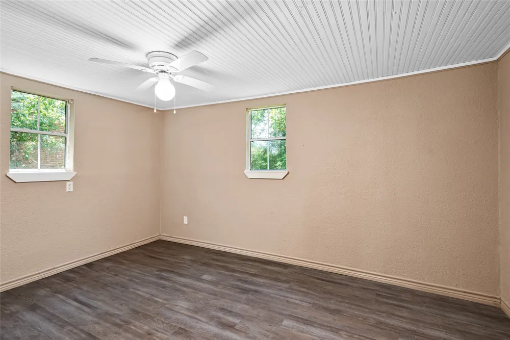 405 Walker Street Eustace, TX 75124