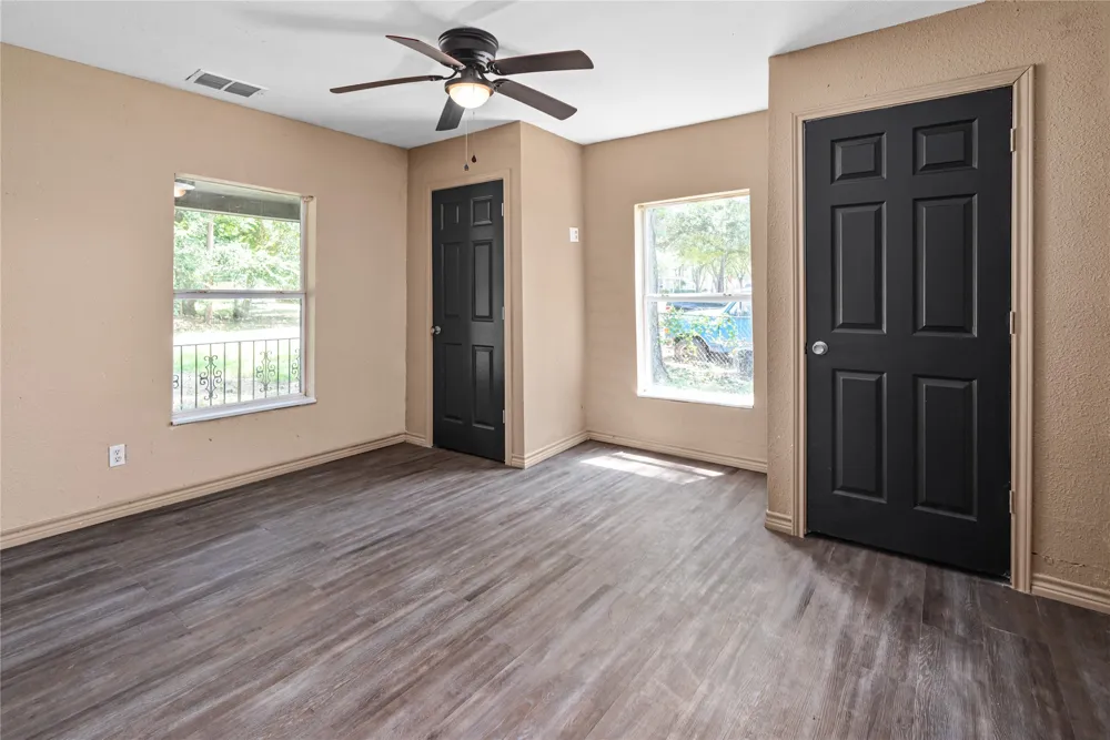 405 Walker Street Eustace, TX 75124