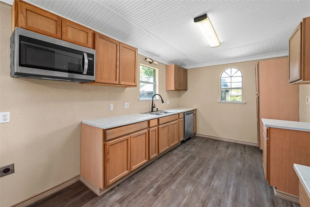 405 Walker Street Eustace, TX 75124