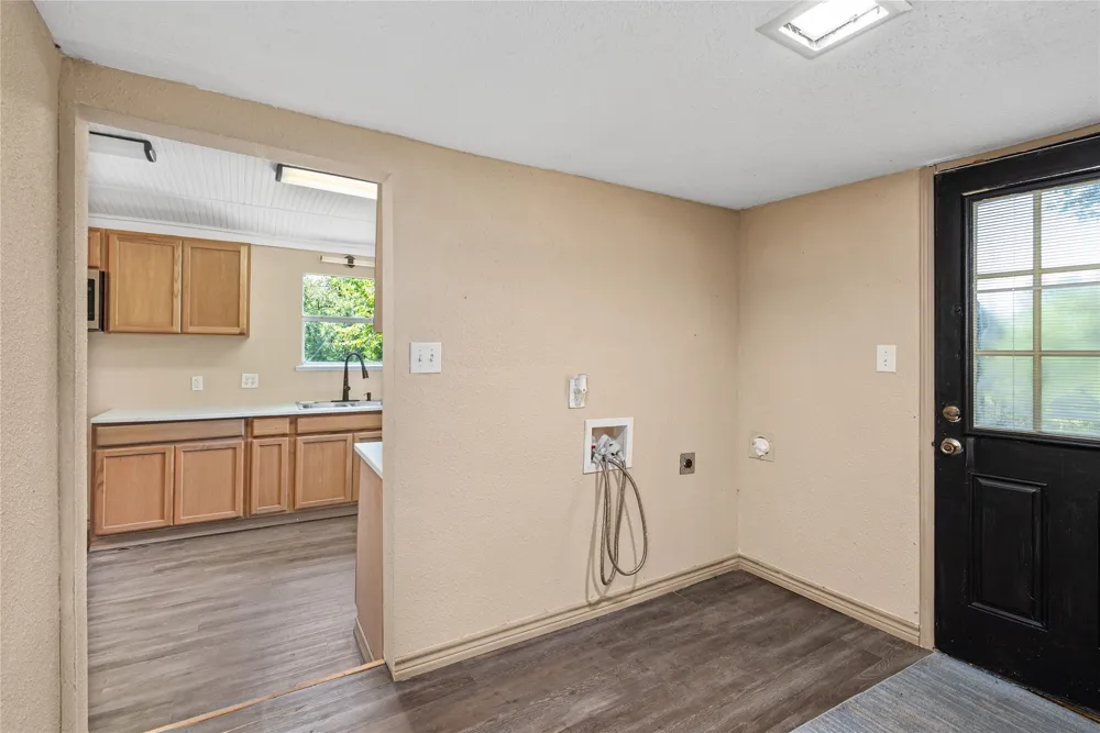 405 Walker Street Eustace, TX 75124