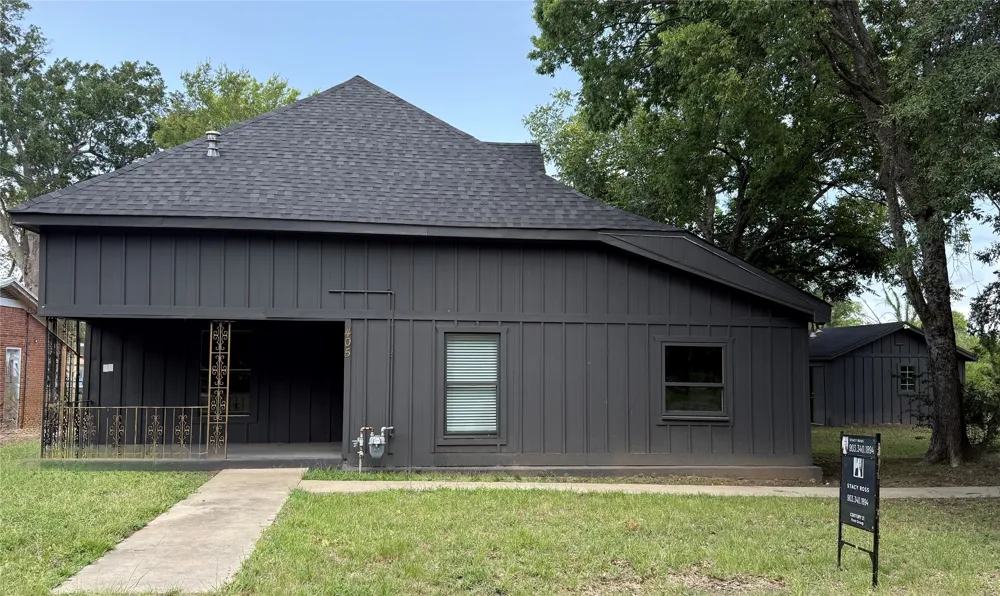 405 Walker Street Eustace, TX 75124