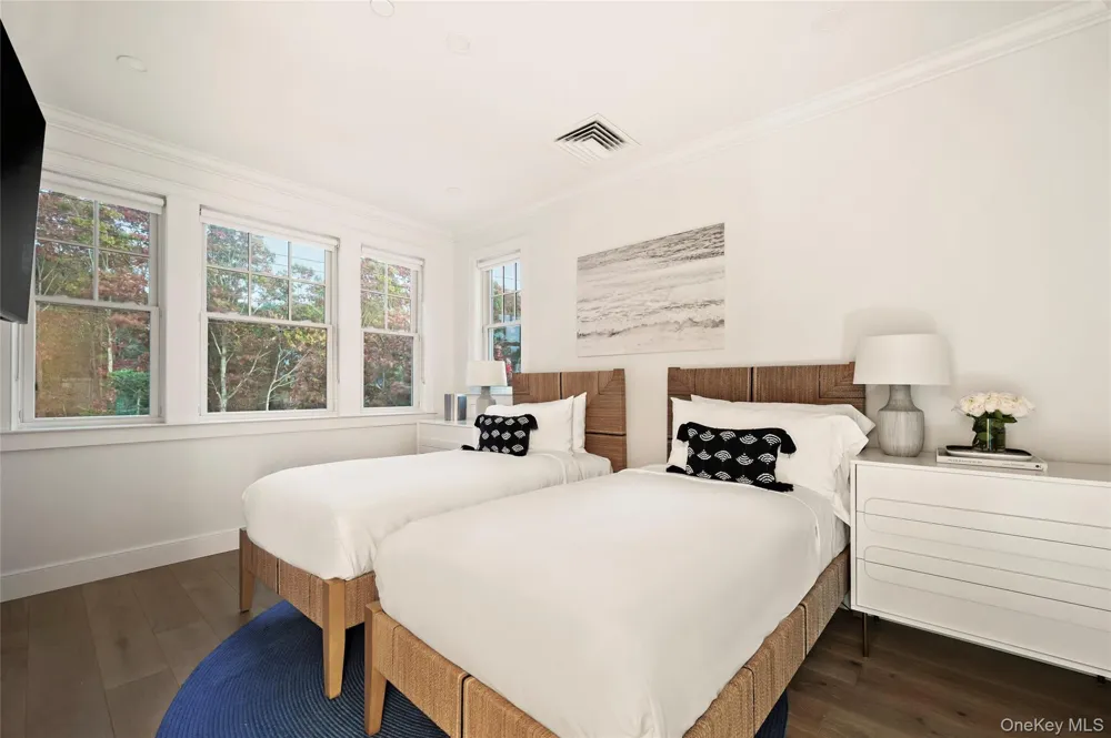 3 Old Boathouse Lane S Hampton Bays, NY 11946