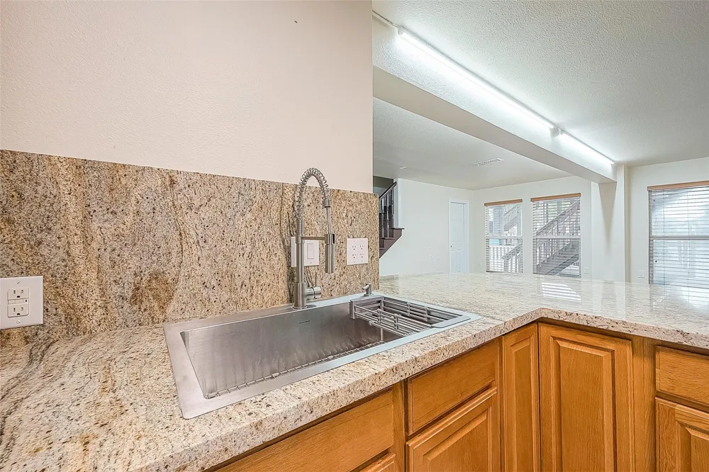 1407 Tiki Drive Tiki Island, TX 77554