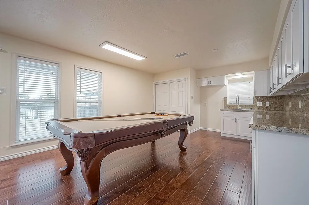 1407 Tiki Drive Tiki Island, TX 77554