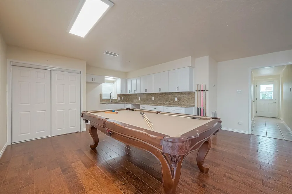 1407 Tiki Drive Tiki Island, TX 77554