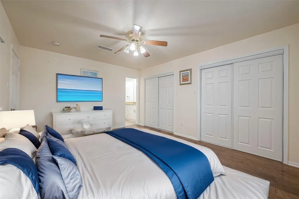 1407 Tiki Drive Tiki Island, TX 77554