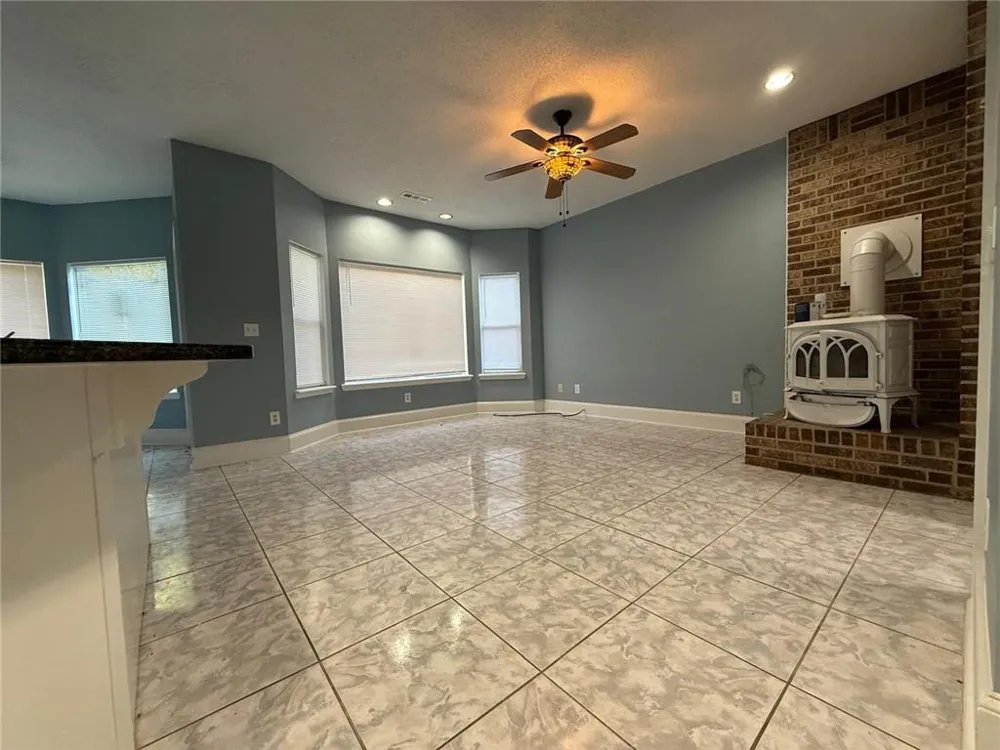 2337 Hollonville Road Brooks, GA 30205