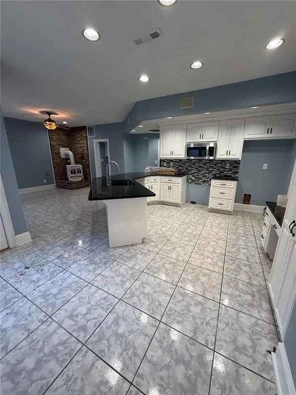 2337 Hollonville Road Brooks, GA 30205