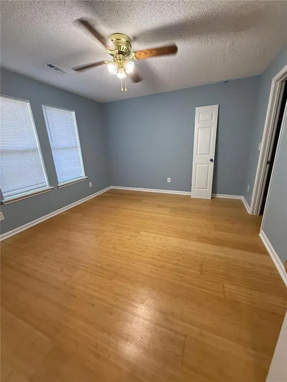 2337 Hollonville Road Brooks, GA 30205