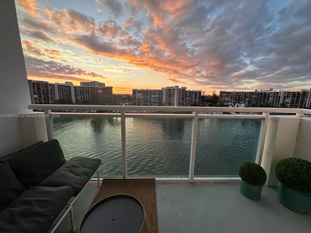 3000 S Ocean Dr #612 Hollywood, FL 33019