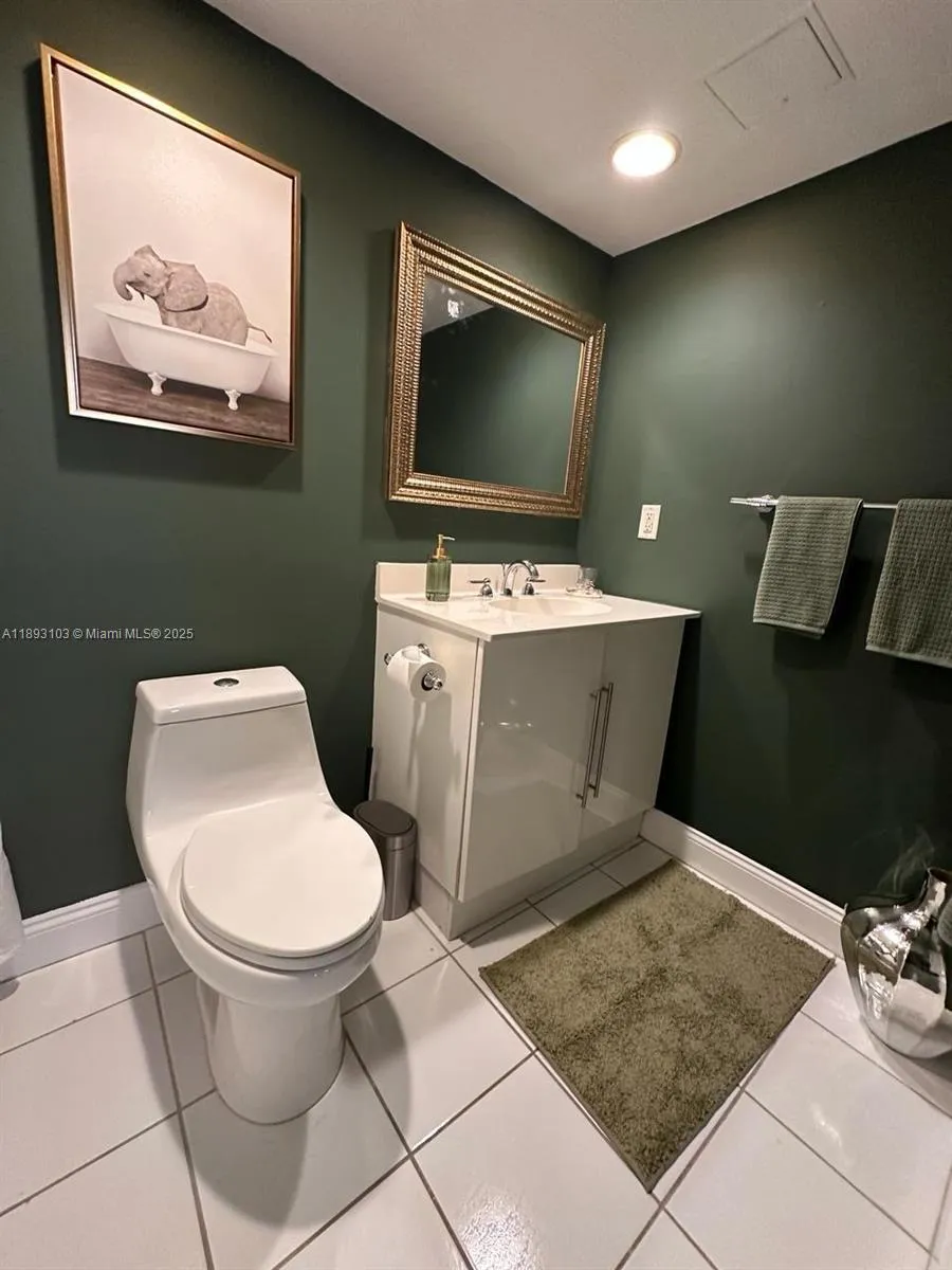 3000 S Ocean Dr #612 Hollywood, FL 33019