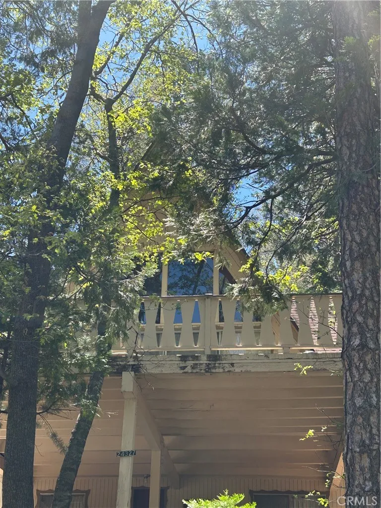 24327 Montreaux Crestline, CA 92325