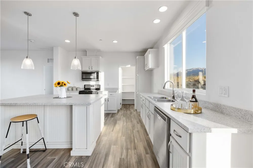 30440 104th E Littlerock, CA 93543